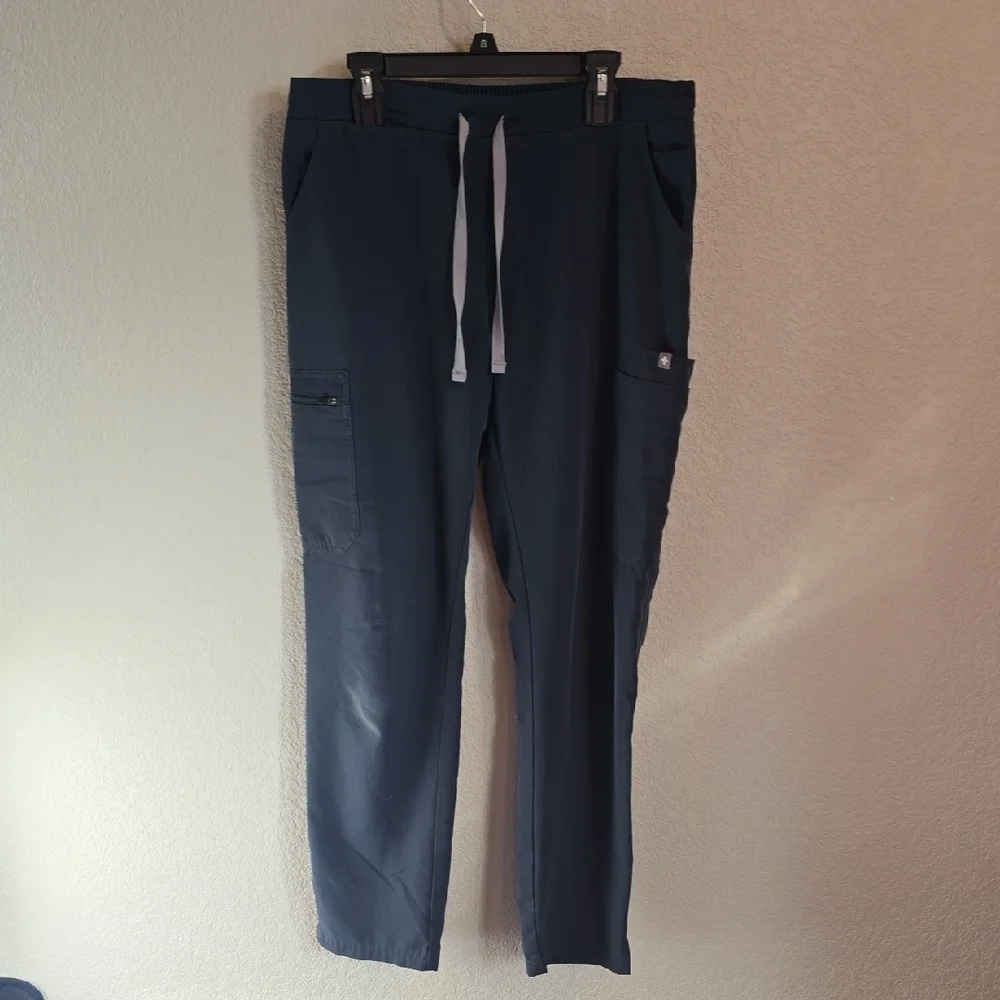 FIGS Technical Collection Tansen Jogger Scrub Pants in Graphite - Men's Small
